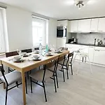 شقة Stylish 2 Apts, 15-min Walk To Center خنت