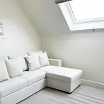 Stylish 2 Apts, 15-min Walk To Center خنت