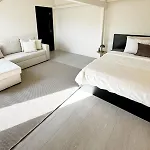 Stylish 2 Apts, 15-min Walk To Center *