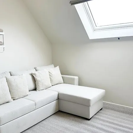 Stylish 2 Apts, 15-min Walk To Center Gand
