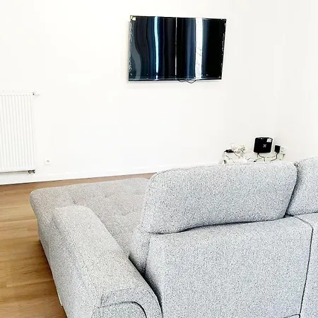 Stylish 2 Apts, 15-min Walk To Center Appartement *