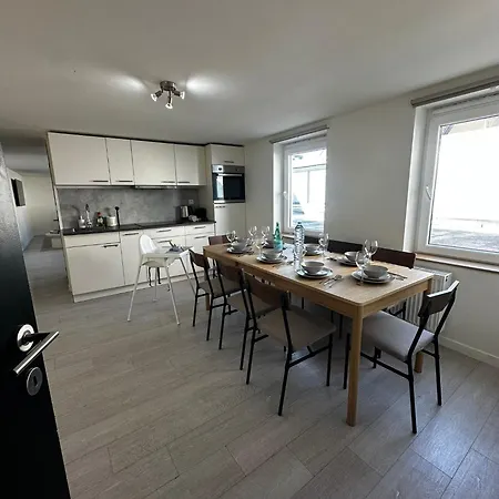 Stylish 2 Apts, 15-min Walk To Center