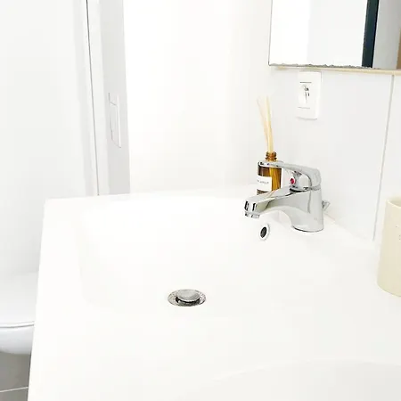 Stylish 2 Apts, 15-min Walk To Center Appartement