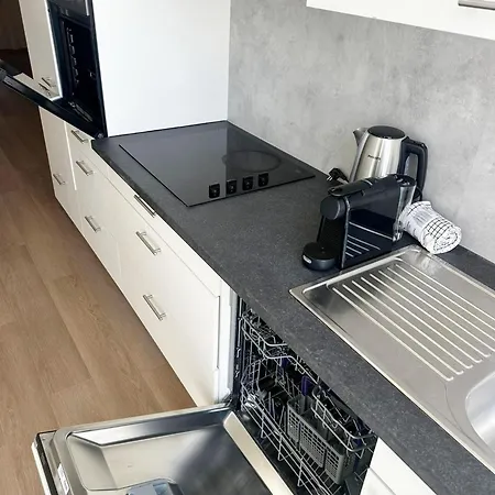 Stylish 2 Apts, 15-min Walk To Center