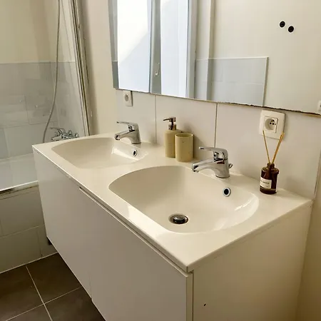 Appartement Stylish 2 Apts, 15-min Walk To Center