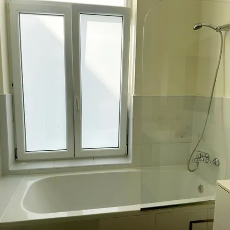 Stylish 2 Apts, 15-min Walk To Center *