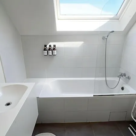 Stylish 2 Apts, 15-min Walk To Center Gand