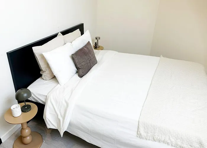 Apartment Stylish 2 Apts, 15-min Walk To Center *