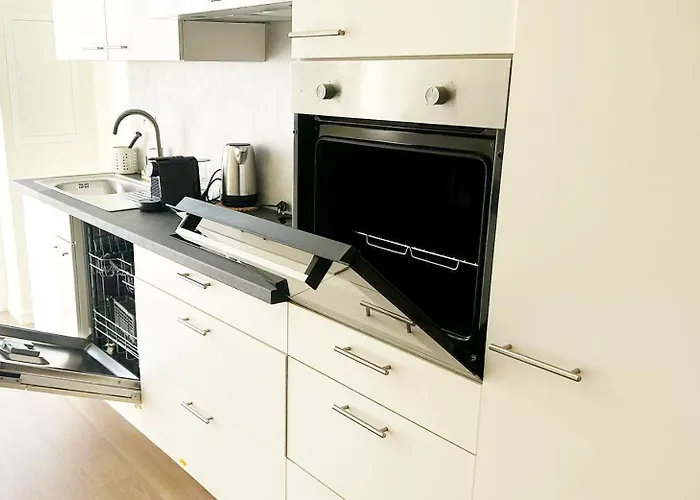 Stylish 2 Apts, 15-min Walk To Center