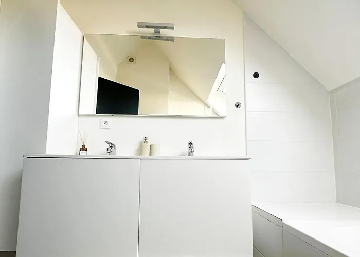 Stylish 2 Apts, 15-min Walk To Center Apartment *