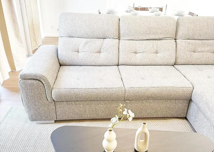 Apartment Stylish 2 Apts, 15-min Walk To Center